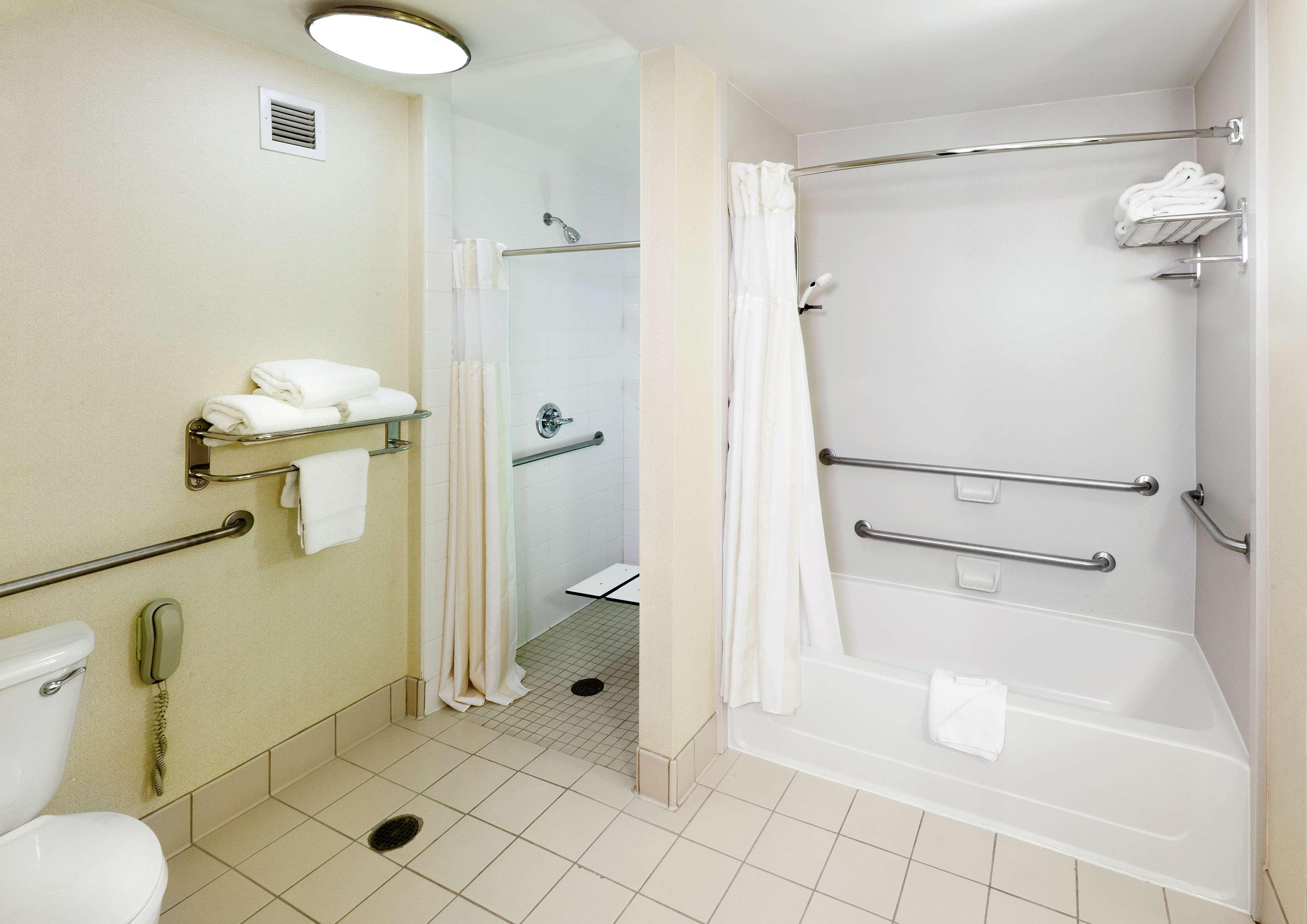 Hilton Garden Inn Ontario Rancho Cucamonga Exteriör bild
