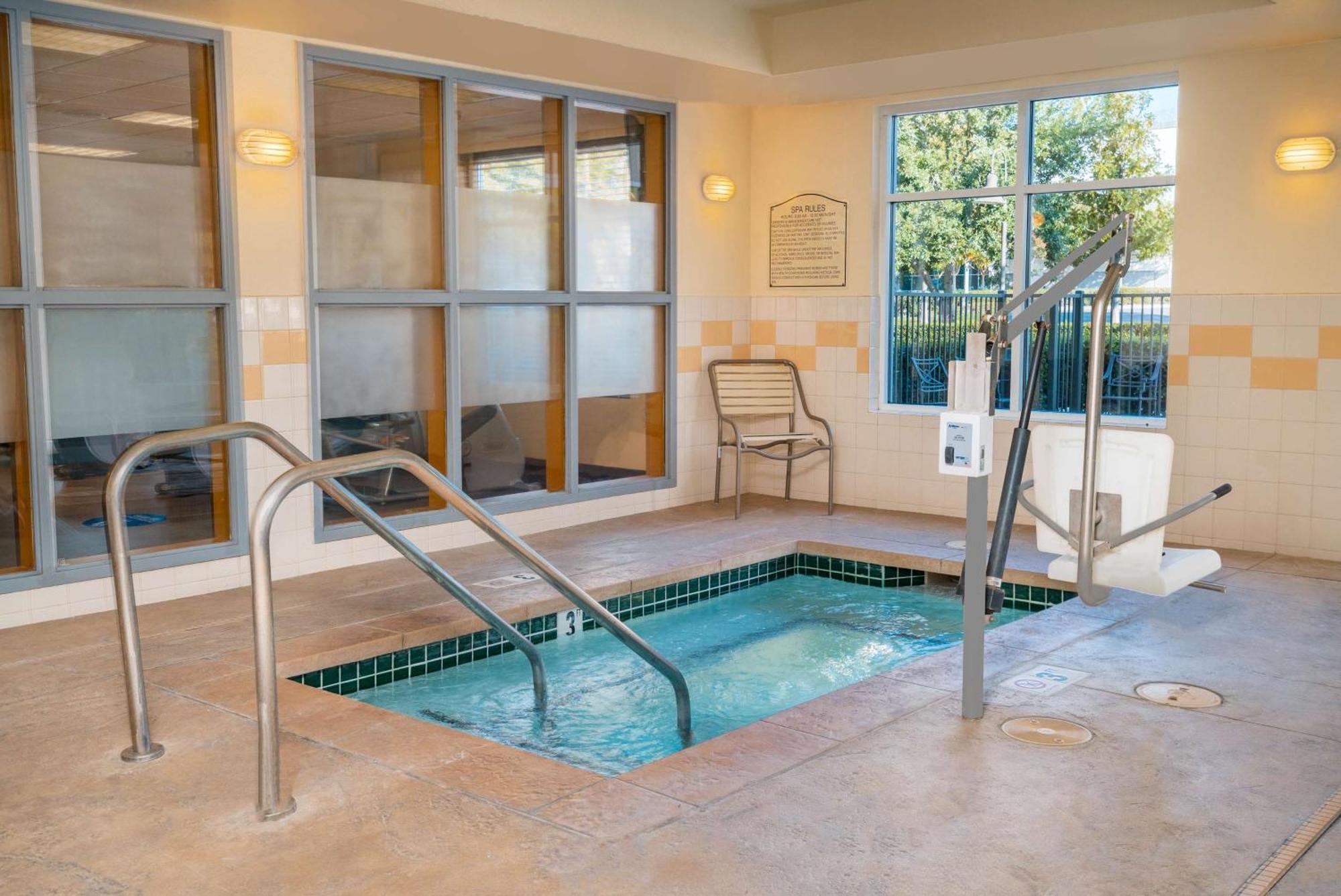Hilton Garden Inn Ontario Rancho Cucamonga Exteriör bild